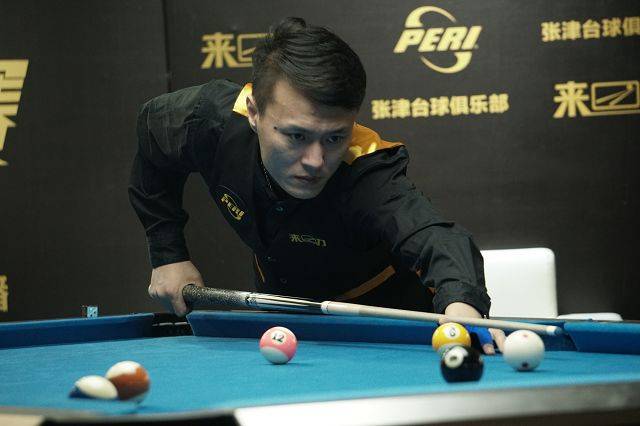 足球比赛中 足球比赛中